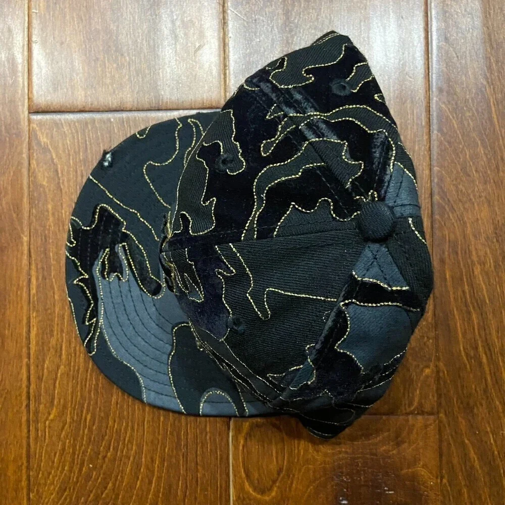 New Era MLB New York Yankees Black Gold Metallic Fitted Cap 7 3/8 - Picture 3 of 7